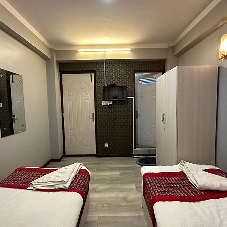 8848 Hostel Kathmandu Esterno foto